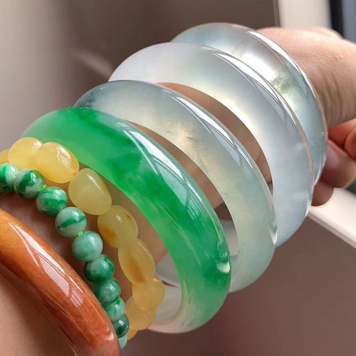 5b06ace50b87f98a08e8ca792913c8c1_20240722150009-669e73f9eed89.jpg 揭秘灰色项目之珠宝手镯薅羊毛